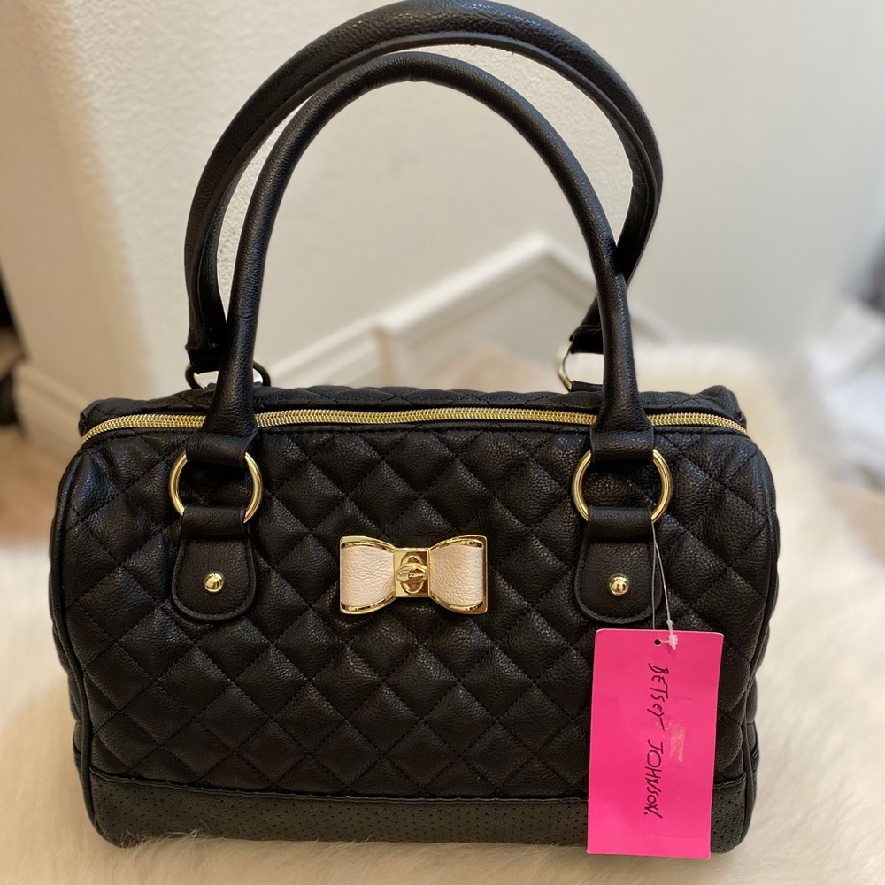 NWT 🖤 Betsey Johnson quilted black satchel